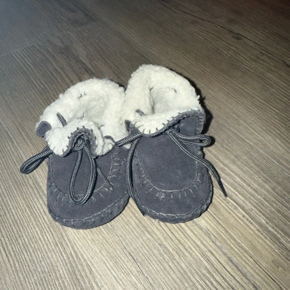 Cozy Gray Baby Booties moccasins 0-3 Month Baby Leather Upper